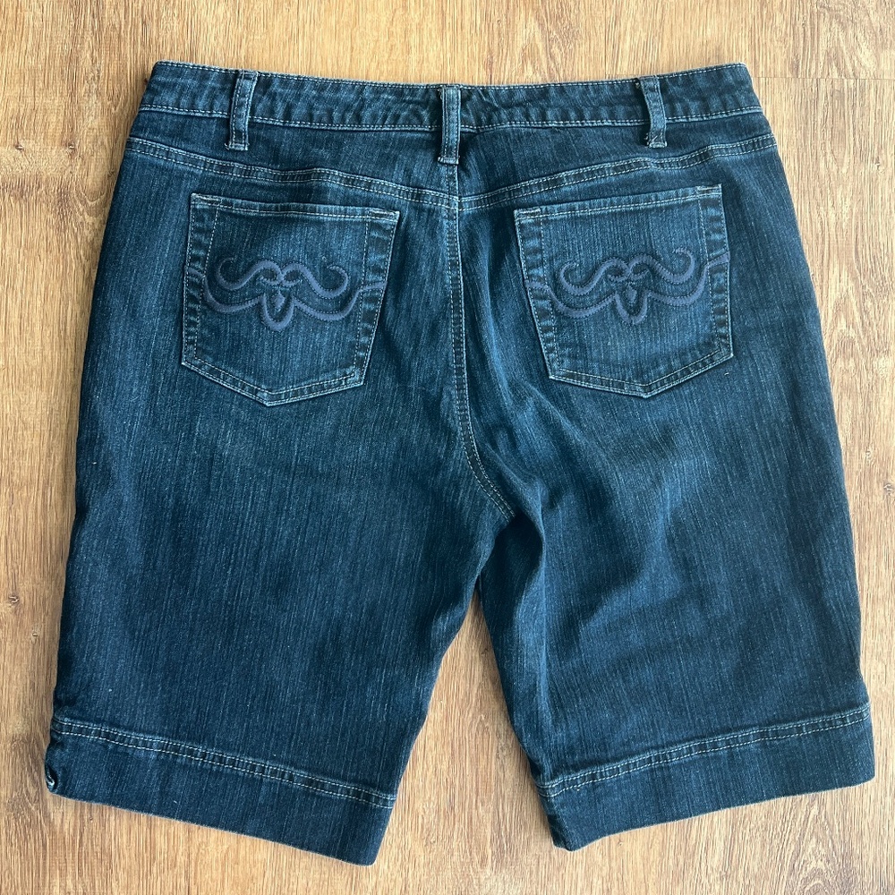 Elle Blue Jean Cuffed Shorts Size 10